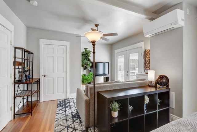 2526 Capitol Ave, Sacramento, CA 95816