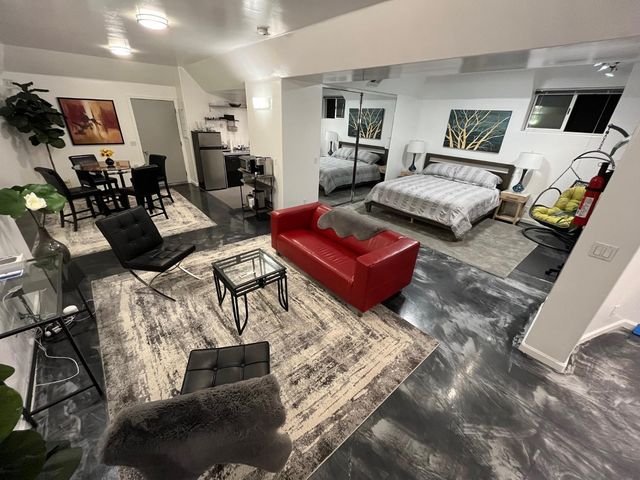2526 Capitol Ave, Sacramento, CA 95816