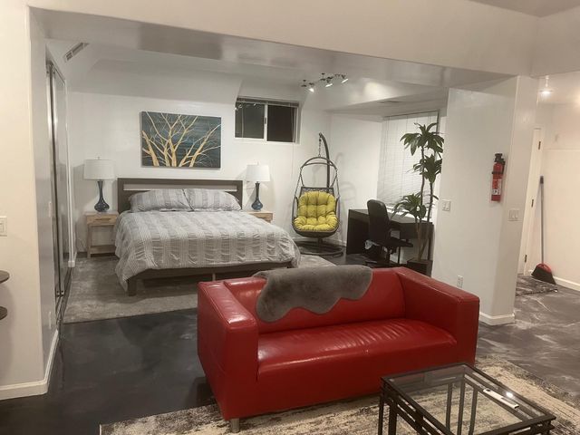 2526 Capitol Ave, Sacramento, CA 95816