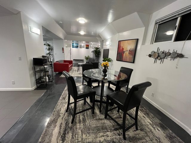 2526 Capitol Ave, Sacramento, CA 95816