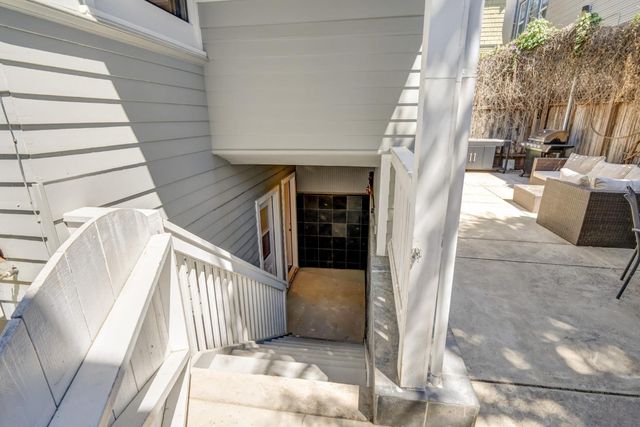 2526 Capitol Ave, Sacramento, CA 95816