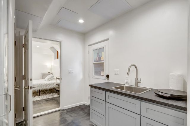 2526 Capitol Ave, Sacramento, CA 95816