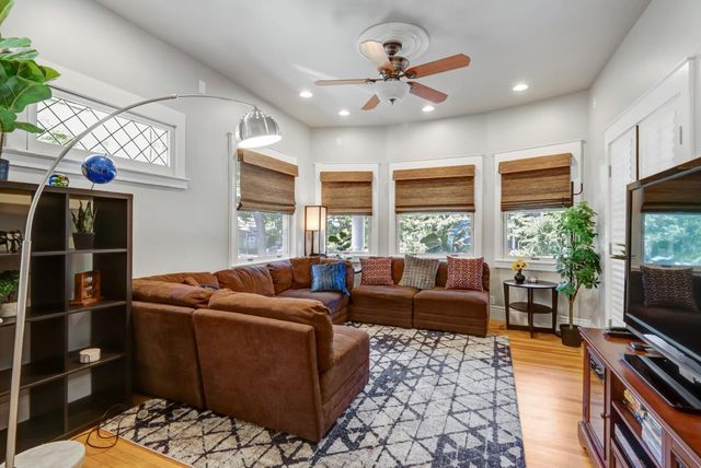 2526 Capitol Ave, Sacramento, CA 95816