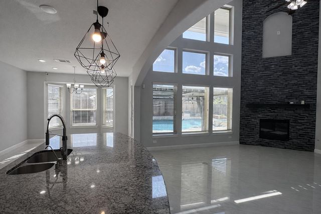 2406 Trocadero Lane, League City, TX 77573