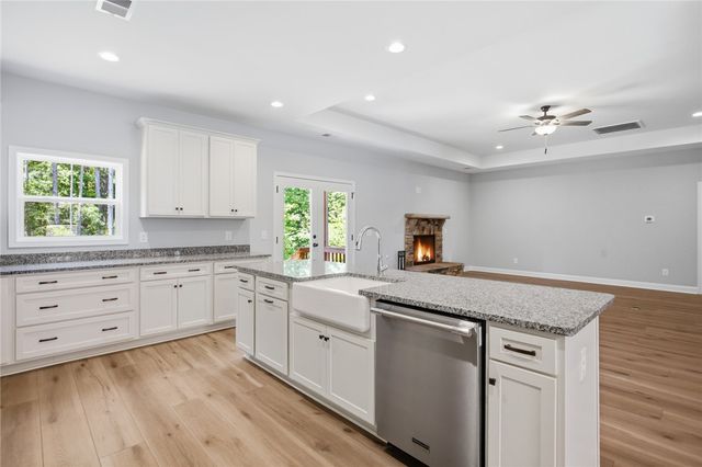 912 Watercrest Road, West Union, SC 29696