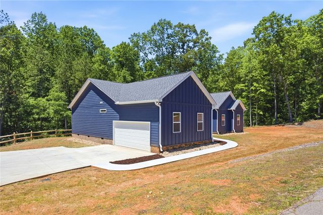 912 Watercrest Road, West Union, SC 29696