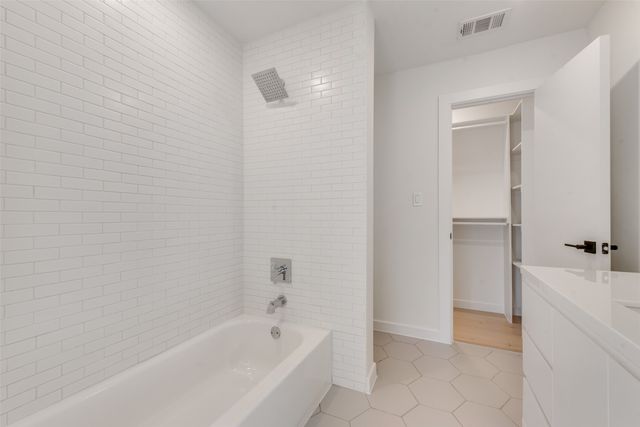 1505 N Garrett Avenue 204, Dallas, TX 75206