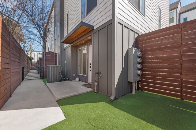 1505 N Garrett Avenue 204, Dallas, TX 75206