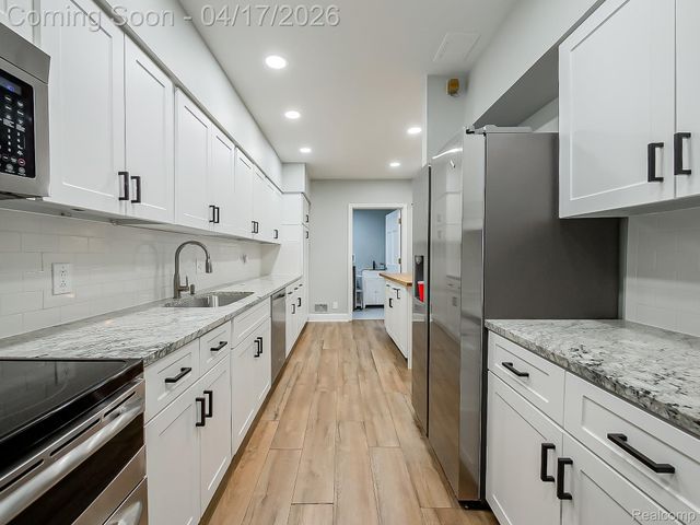 43000 12 Oaks Crescent Drive 5022, Novi, MI 48377