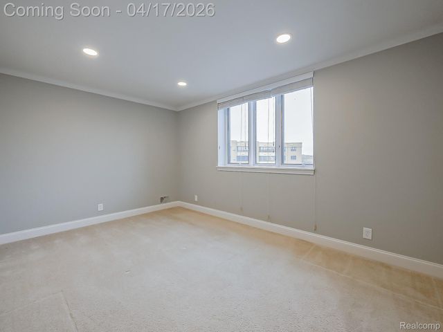 43000 12 Oaks Crescent Drive 5022, Novi, MI 48377