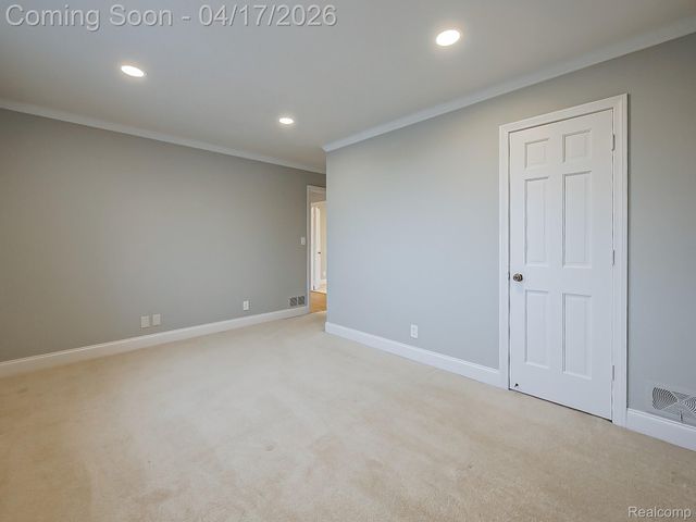 43000 12 Oaks Crescent Drive 5022, Novi, MI 48377