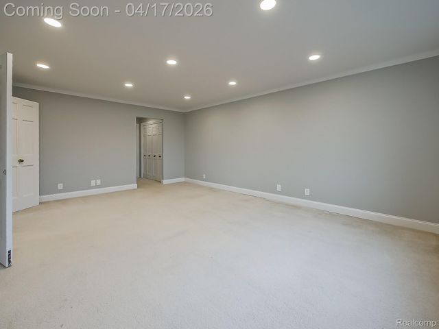 43000 12 Oaks Crescent Drive 5022, Novi, MI 48377