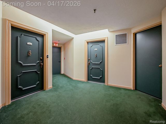 43000 12 Oaks Crescent Drive 5022, Novi, MI 48377