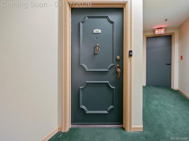 43000 12 Oaks Crescent Drive 5022, Novi, MI 48377