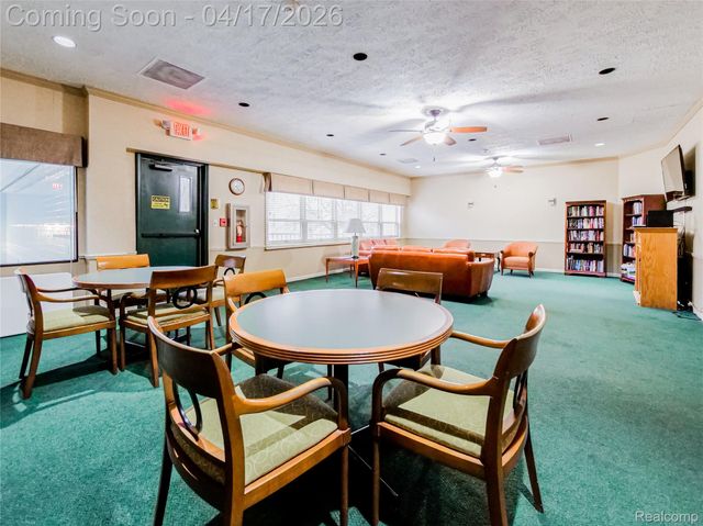 43000 12 Oaks Crescent Drive 5022, Novi, MI 48377