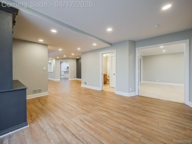43000 12 Oaks Crescent Drive 5022, Novi, MI 48377