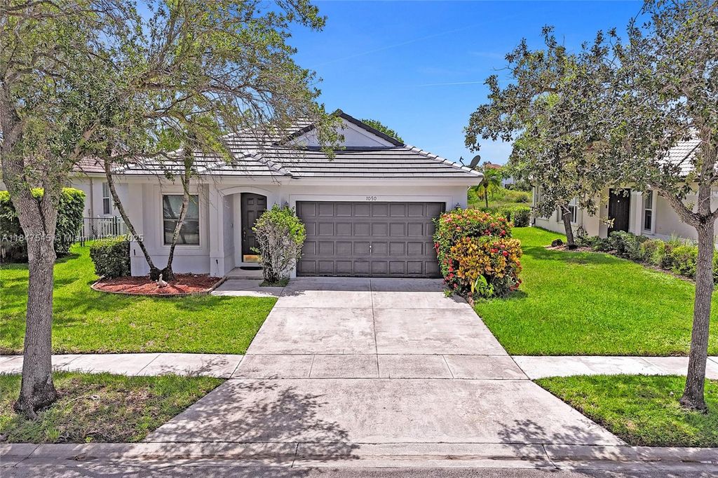 1050 SW 164th Ave, Pembroke Pines, FL 33027