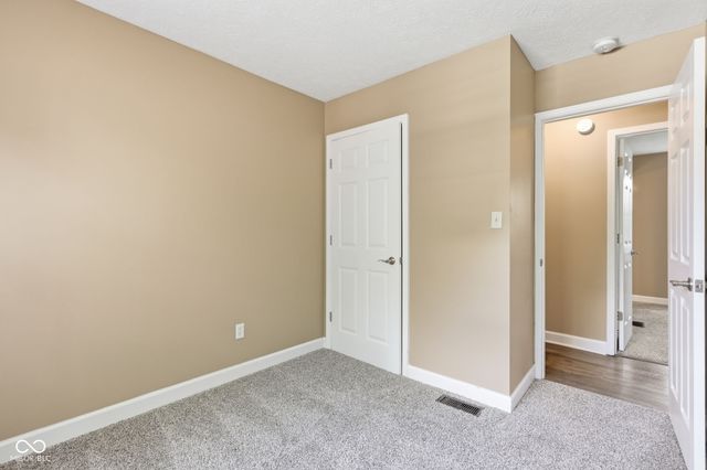 555 Hunters Trail, Greenwood, IN 46142