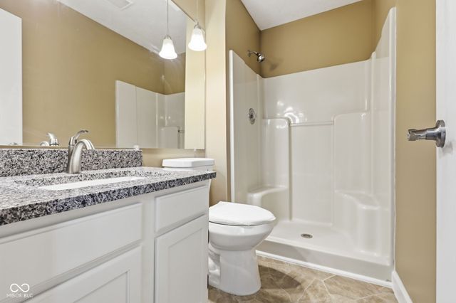 555 Hunters Trail, Greenwood, IN 46142
