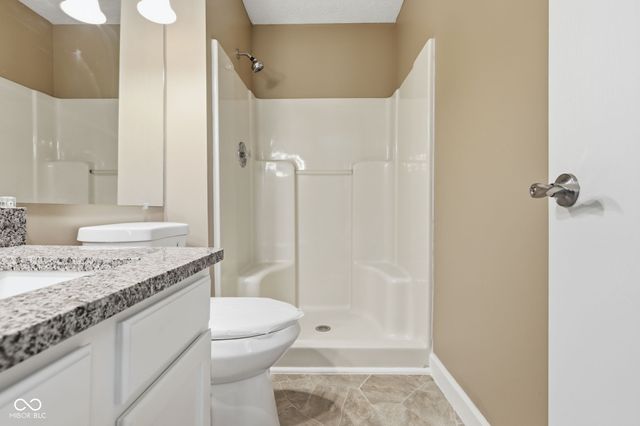 555 Hunters Trail, Greenwood, IN 46142