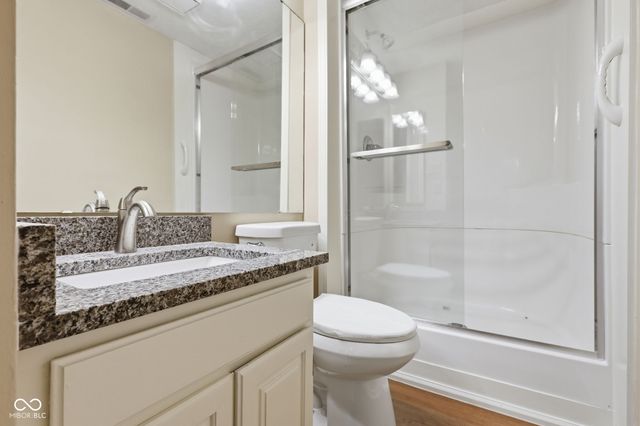 555 Hunters Trail, Greenwood, IN 46142