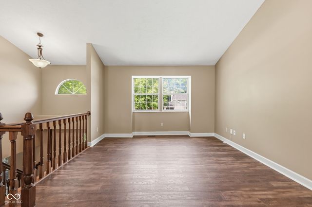 555 Hunters Trail, Greenwood, IN 46142