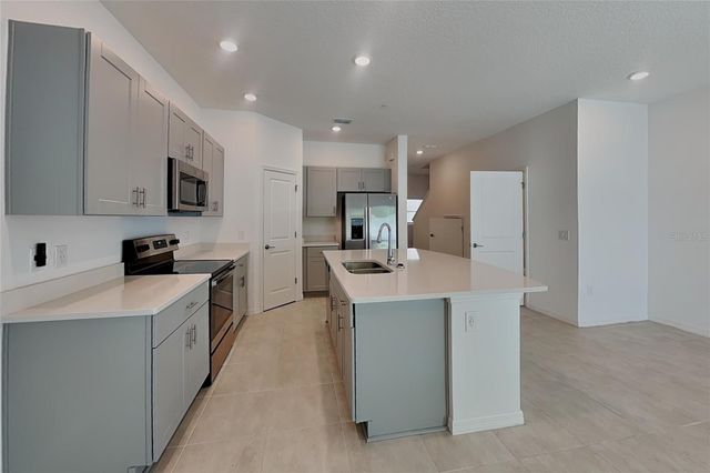 4830 REVOLUTIONARY WAY, St Cloud, FL 34769