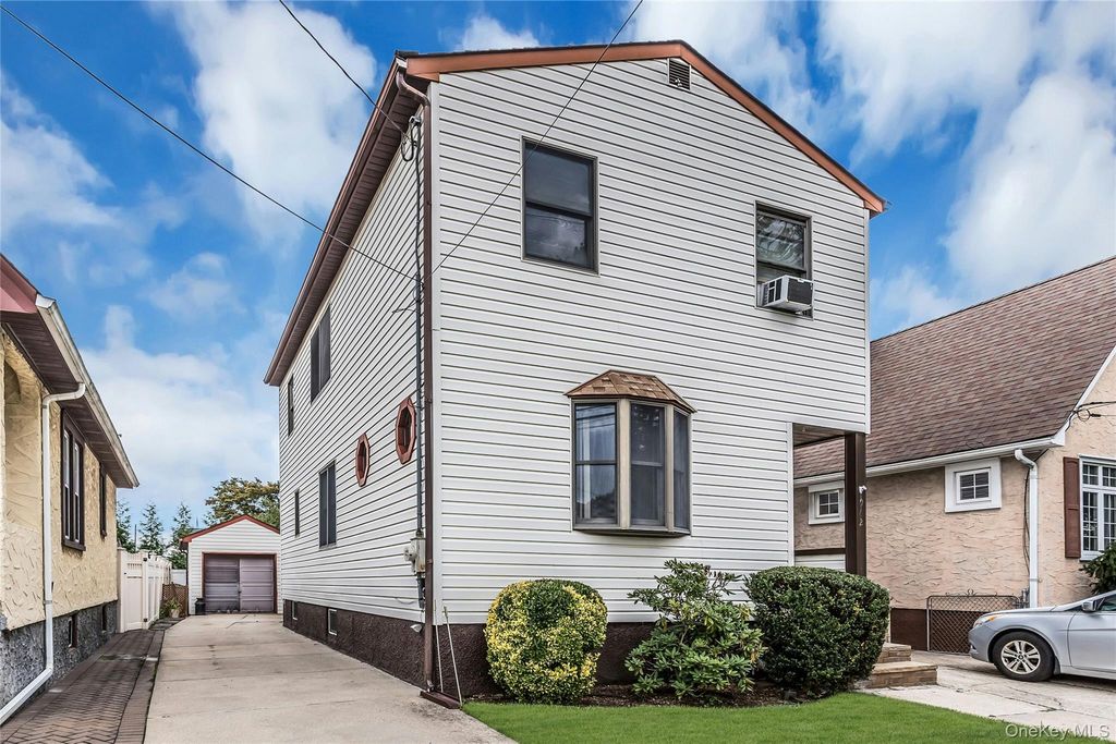 962 Gabriel Avenue, Franklin Square, NY 11010 — exterior
