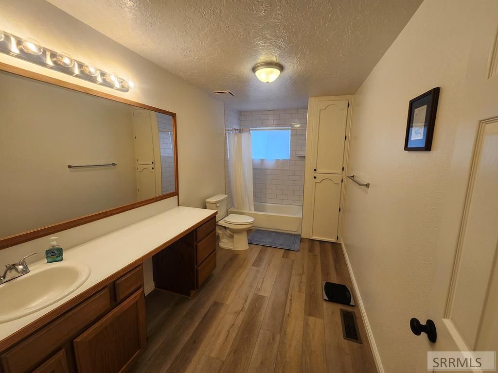 Image 25 of property listing at 757 E 1200 N, Shelley, ID 83274