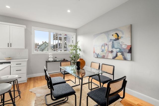 123-125 Centre St TH4, Boston, MA 02124