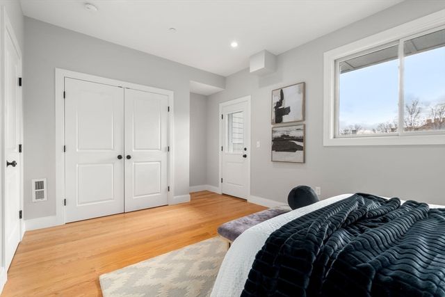 123-125 Centre St TH4, Boston, MA 02124