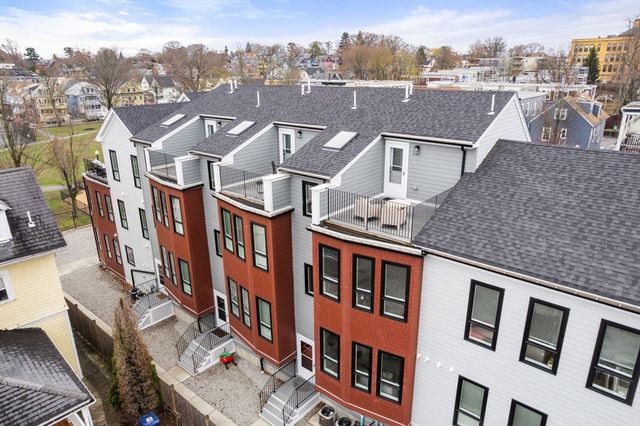 123-125 Centre St TH4, Boston, MA 02124