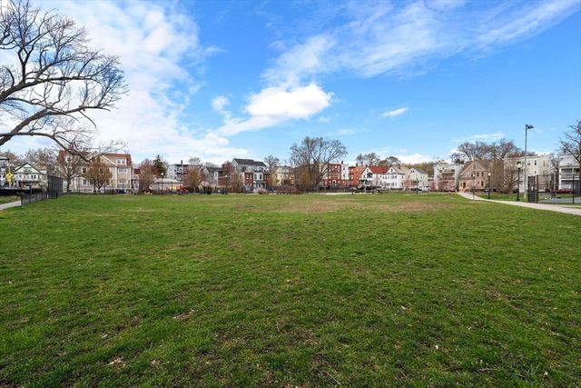 123-125 Centre St TH4, Boston, MA 02124