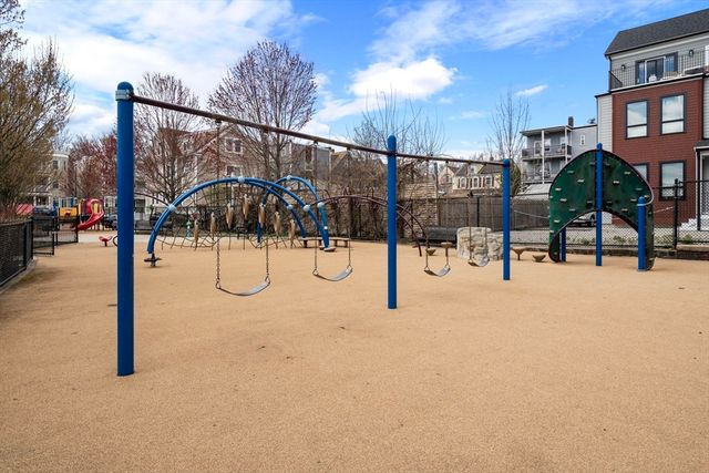 123-125 Centre St TH4, Boston, MA 02124