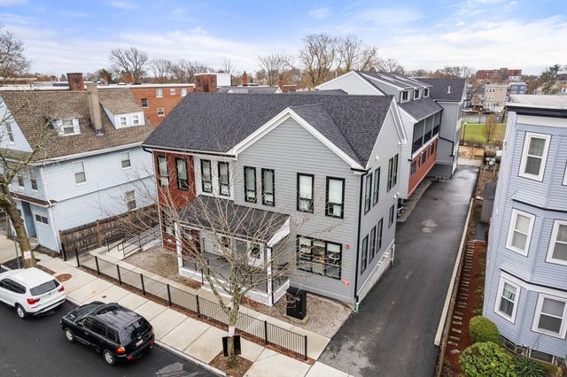 123-125 Centre St TH4, Boston, MA 02124