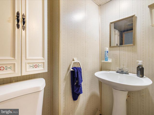 1016 ELM ROAD, Halethorpe, MD 21227