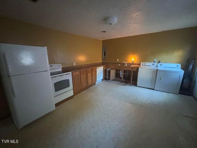 1001 Jarvis Road, Rogersville, TN 37857