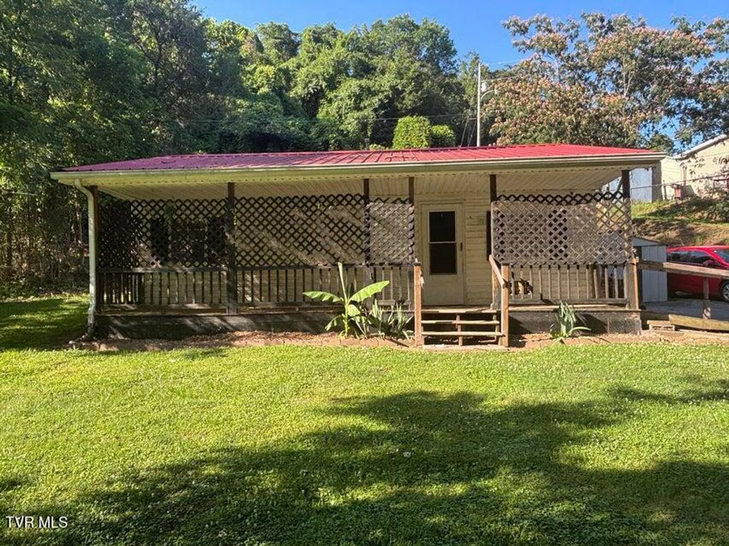1001 Jarvis Road, Rogersville, TN 37857