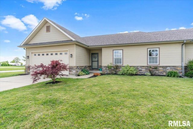 305 CAROLINE Drive, New Berlin, IL 62670