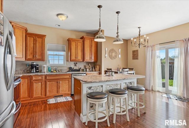 305 CAROLINE Drive, New Berlin, IL 62670