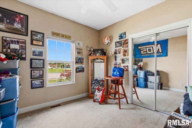 305 CAROLINE Drive, New Berlin, IL 62670