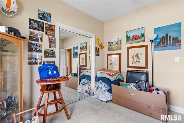305 CAROLINE Drive, New Berlin, IL 62670