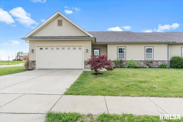 305 CAROLINE Drive, New Berlin, IL 62670