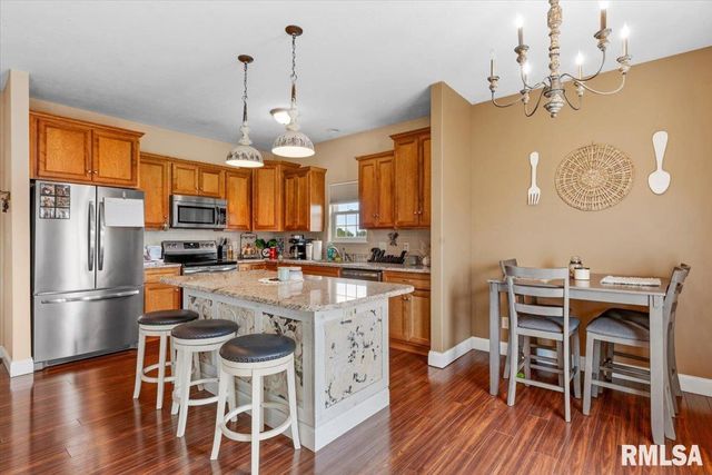 305 CAROLINE Drive, New Berlin, IL 62670