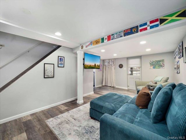 35 Hillside Avenue, Suffern, NY 10901