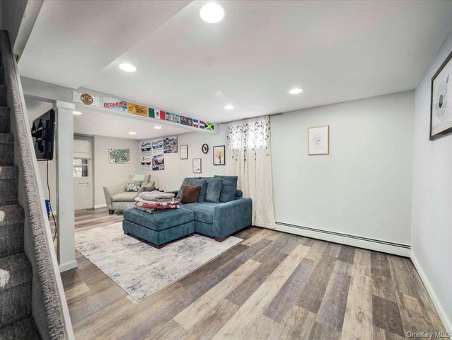 35 Hillside Avenue, Suffern, NY 10901