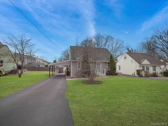 35 Hillside Avenue, Suffern, NY 10901