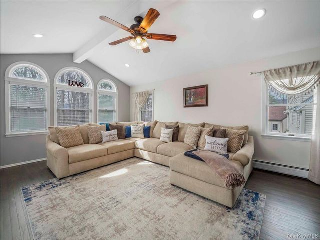 35 Hillside Avenue, Suffern, NY 10901