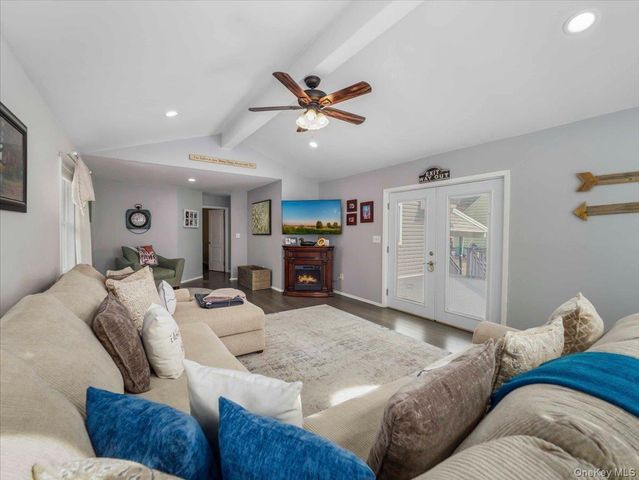 35 Hillside Avenue, Suffern, NY 10901