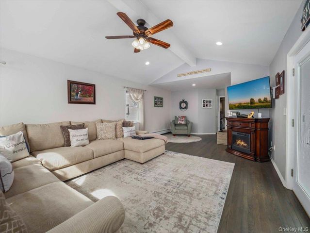 35 Hillside Avenue, Suffern, NY 10901